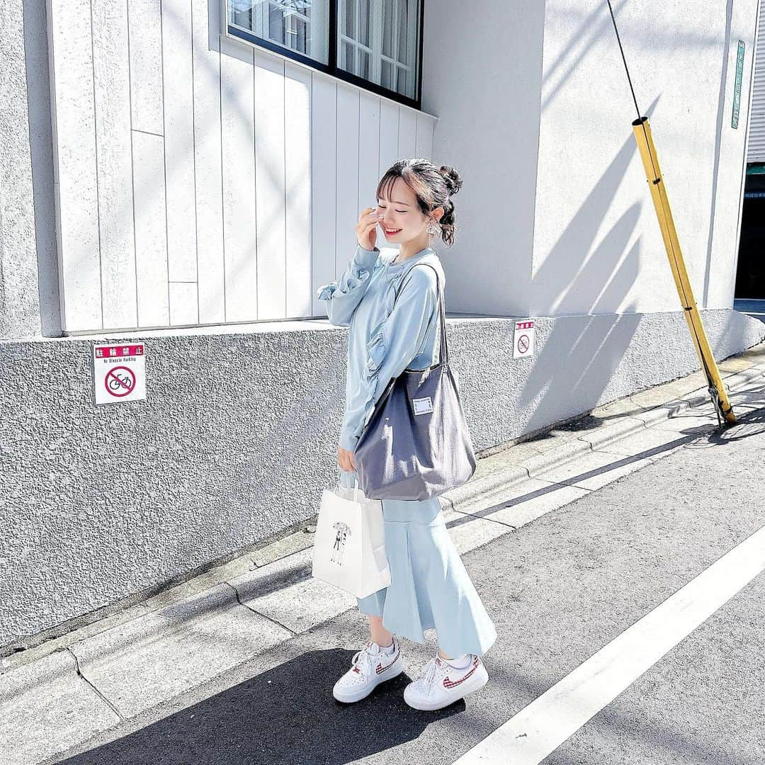 近藤沙瑛子さんのインスタグラム写真 - (近藤沙瑛子Instagram)「今日の私服💭  楽ちんワンピでした¨̮ 涼しくなってきて嬉しい〜   #私服  #ワンピースコーデ  #寒色  #アイドル  #お団子ヘア  #お団子アレンジ  #へああれんじ」9月25日 21時15分 - saekondo_inu