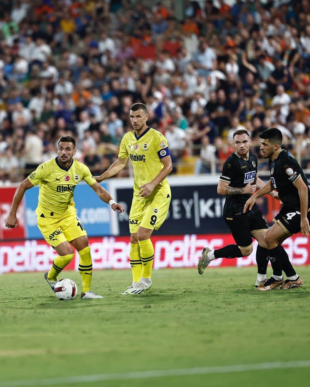 ドゥシャン・タディッチのインスタグラム：「Tough match, 3 important points. On to the next one on Thursday! 👏」