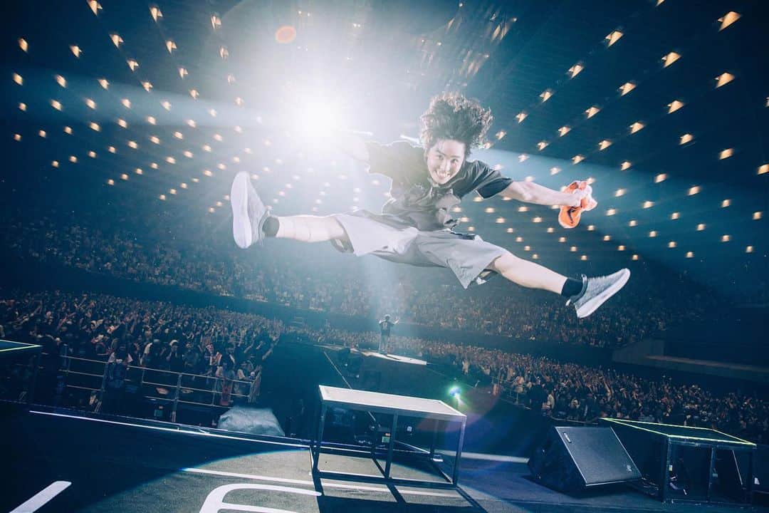 ねぎのインスタグラム：「2023.09.24 大阪城ホール Novelbright LIVE TOUR 2023  ～ODYSSEY～ FINAL SERIES ありがとうございました！  3回目にしてやっと観れたフルキャパパンパンの城ホール。 本当に最高過ぎた。 終わってほしくなかった1日でした。  来月の横アリファイナルもよろしくね！！」