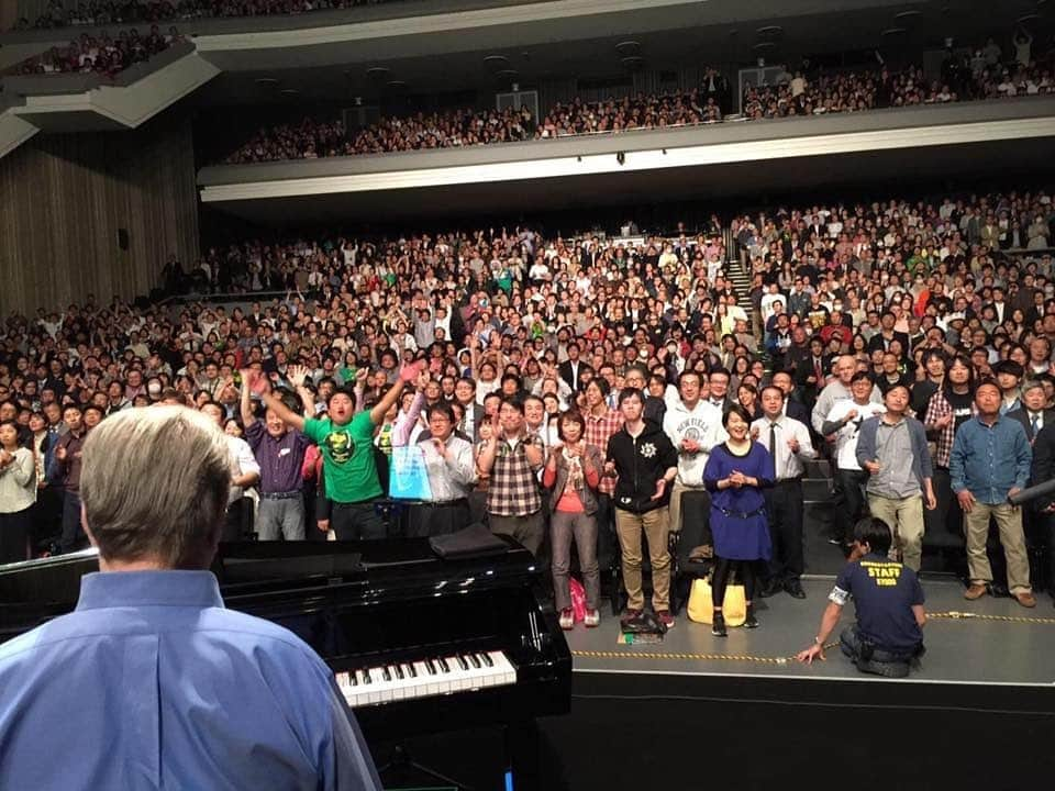 ブライアン・ウィルソンのインスタグラム：「2016: Brian brings his 50th Anniversary Pet Sounds tour to Japan.  #2016 #petsounds #50 #Japan」