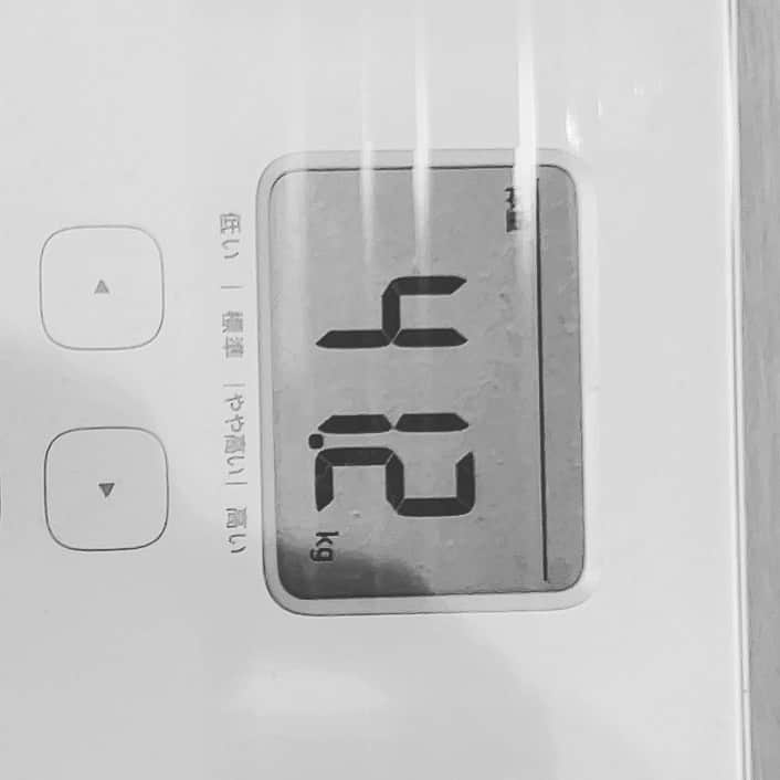 神谷樹里奈のインスタグラム：「体重気にしていないけど 数字が自信になったりする」