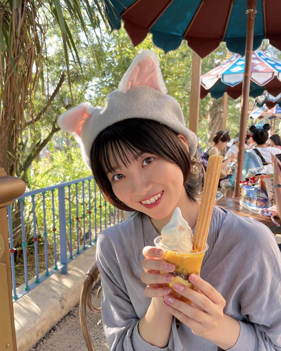 磯原杏華さんのインスタグラム写真 - (磯原杏華Instagram)「ずっと！ 食べたかった！！ チャイチュロスサンデー！！！  #チャイ #ディズニーシー #ディズニーシーグルメ #ハロウィン #disneysea」9月25日 21時30分 - isoharakyoka_box