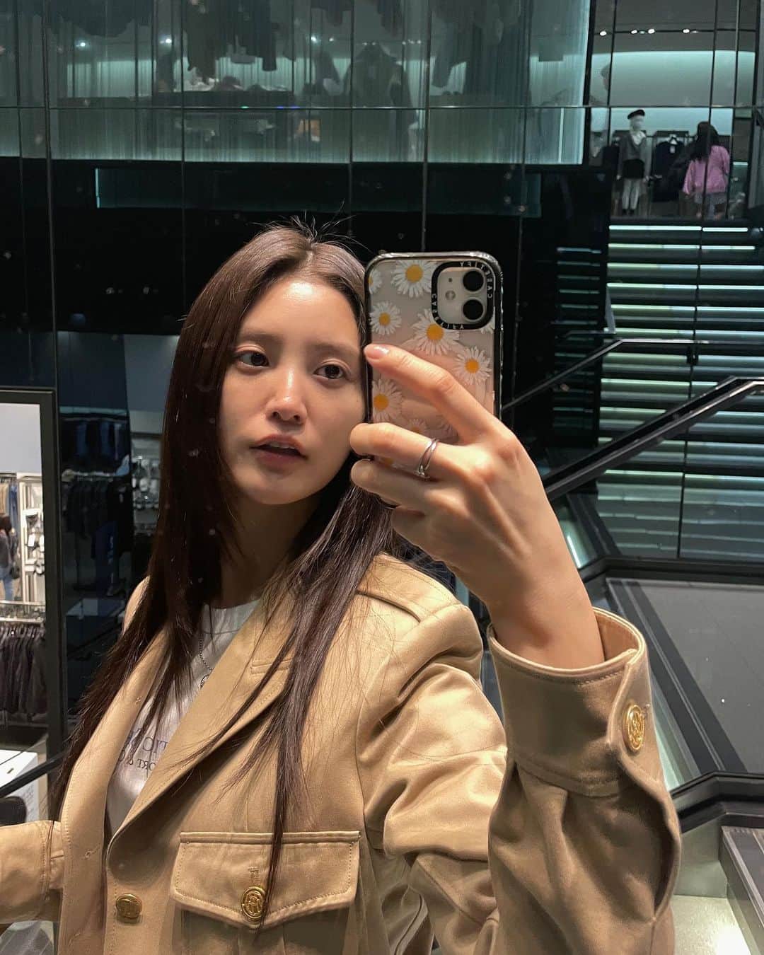 ジョンファのインスタグラム：「🍁」