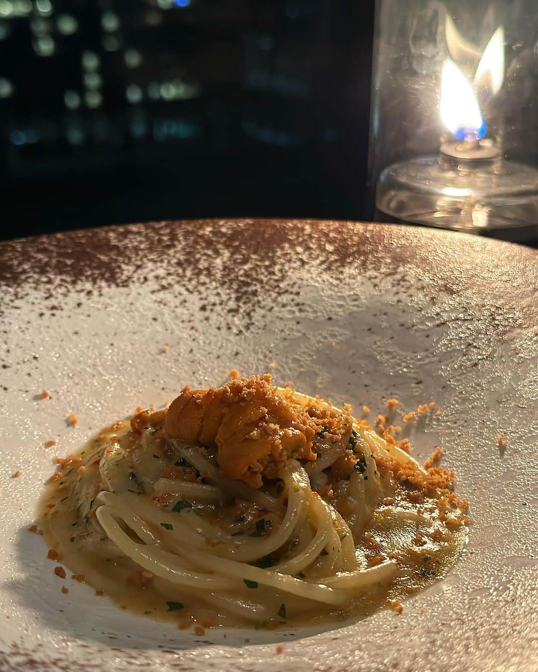 ベリッシモ・フランチェスコさんのインスタグラム写真 - (ベリッシモ・フランチェスコInstagram)「Buonasera🌙Italian night at Arva, Aman Tokyo🥂✨ お疲れ様です！今宵はアマン東京のアルヴァで夕飯。😋🍾 Uno spaghettino ai ricci di mare da Arva con lo champagnino… e molto altro ancora😂 #ベリッシモ #料理研究家 #イタリア人 #イタリア料理研究家 #イタリア料理研究家ベリッシモフランチェスコ #アマン東京 #アマン #amantokyo #arvabyaman #アルヴァ #イタリア料理 #イタリアン #パスタ #italian #italianfood #italianstyle #spaghettiairiccidimare #ウニパスタ #seaurchin #luxury #luxurylifestyle #luxuryrestaurant #cheflife #tokyogourmet #グルメ #東京グルメ #vitamondana #ラグジュアリー #お洒落 #carpediem」9月25日 21時46分 - bellissimoyoshi