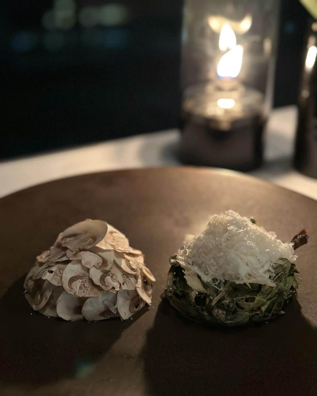 ベリッシモ・フランチェスコさんのインスタグラム写真 - (ベリッシモ・フランチェスコInstagram)「Buonasera🌙Italian night at Arva, Aman Tokyo🥂✨ お疲れ様です！今宵はアマン東京のアルヴァで夕飯。😋🍾 Uno spaghettino ai ricci di mare da Arva con lo champagnino… e molto altro ancora😂 #ベリッシモ #料理研究家 #イタリア人 #イタリア料理研究家 #イタリア料理研究家ベリッシモフランチェスコ #アマン東京 #アマン #amantokyo #arvabyaman #アルヴァ #イタリア料理 #イタリアン #パスタ #italian #italianfood #italianstyle #spaghettiairiccidimare #ウニパスタ #seaurchin #luxury #luxurylifestyle #luxuryrestaurant #cheflife #tokyogourmet #グルメ #東京グルメ #vitamondana #ラグジュアリー #お洒落 #carpediem」9月25日 21時46分 - bellissimoyoshi