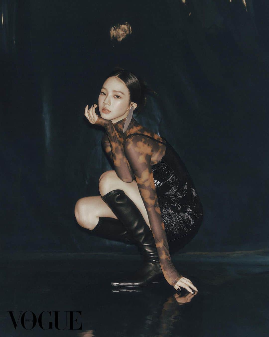 KARINAさんのインスタグラム写真 - (KARINAInstagram)「Hi Vogue #courregessoundbox #꾸레쥬사운드 #꾸레쥬레이블 #voguekorea」9月25日 21時59分 - katarinabluu