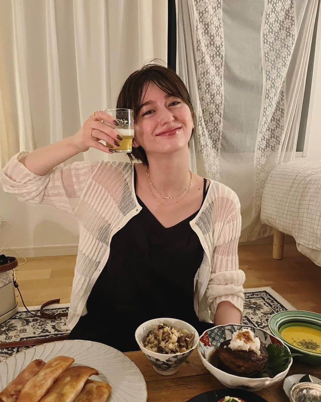 クリスティーナ菜波さんのインスタグラム写真 - (クリスティーナ菜波Instagram)「Girls night🌙🍻 お友達がおいしいご飯を作ってくれました🥹💓  #homeparty」9月25日 22時00分 - nanami10910