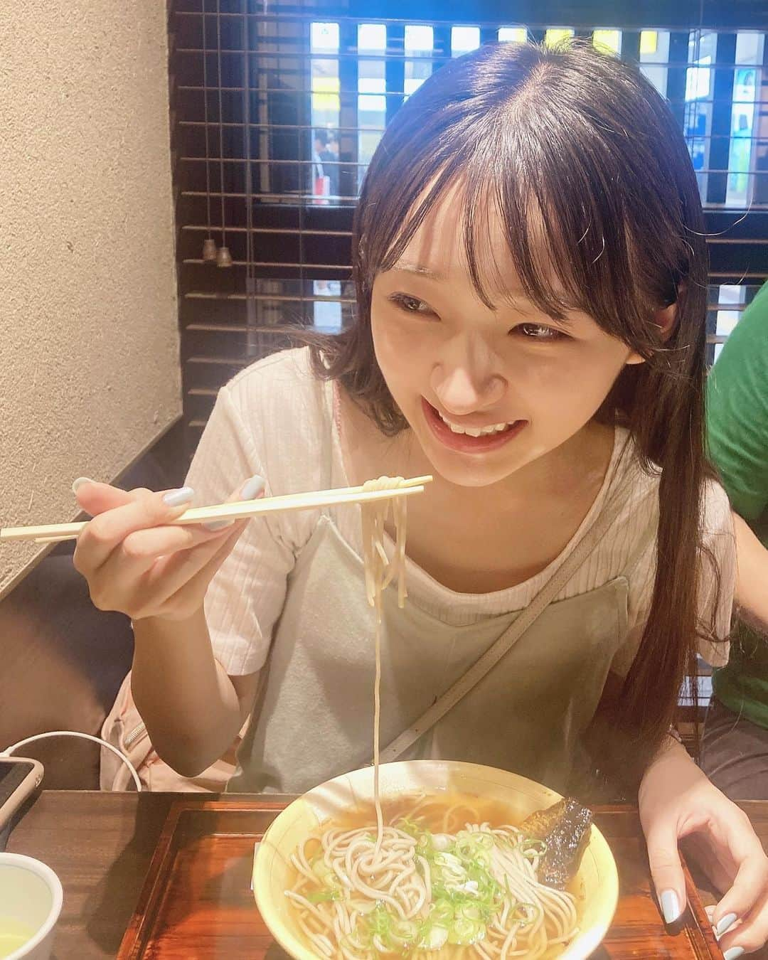 前野えまさんのインスタグラム写真 - (前野えまInstagram)「京都に行った時に初めて食べたにしんそば。 美味しかった！！ ・ ・ #京都 #にしんそば  #にしんそば松葉  #麺大好き   #kyoto  #noodles🍜  #yamyam」9月25日 21時55分 - maeno_ema