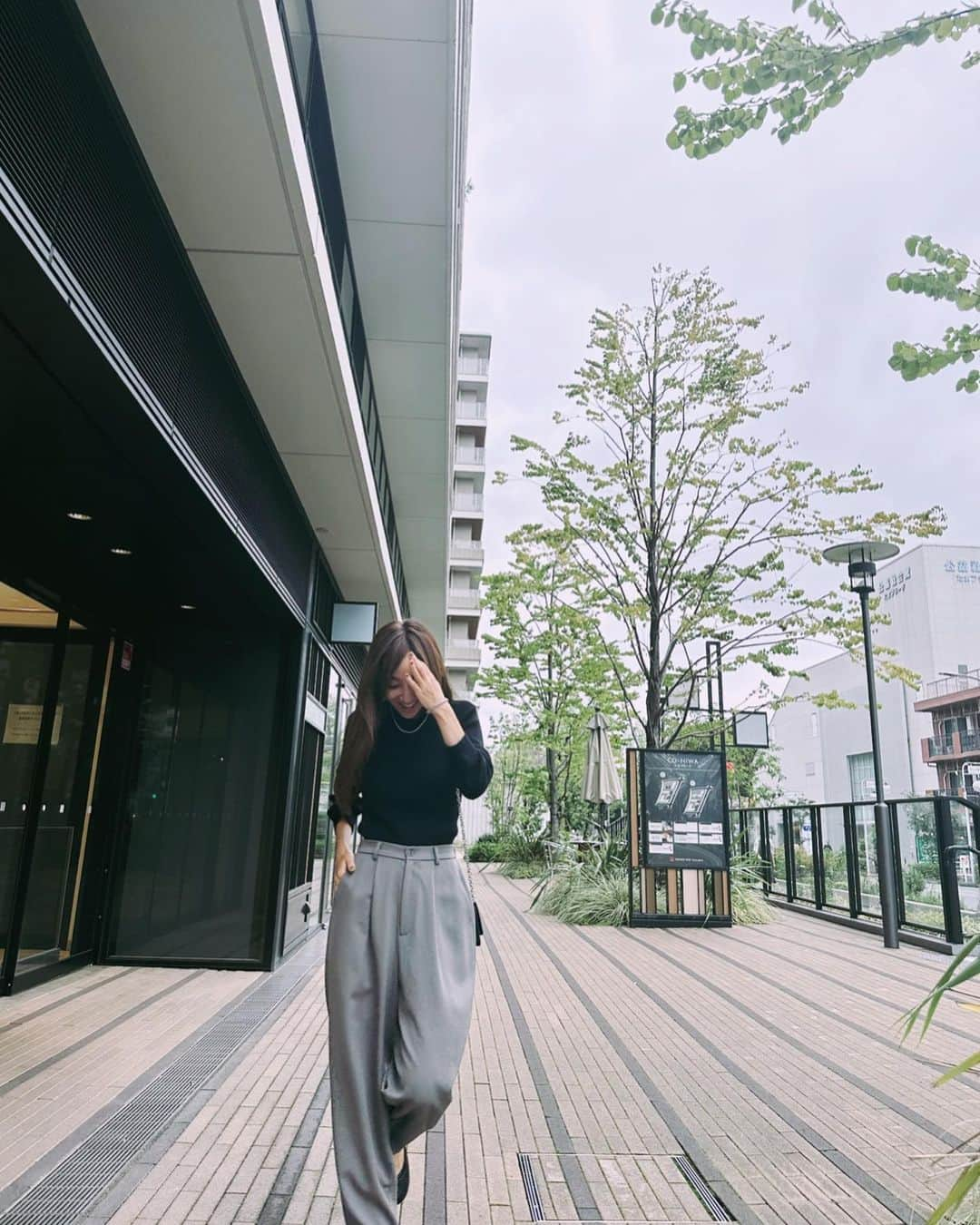 木口亜矢さんのインスタグラム写真 - (木口亜矢Instagram)「秋🤎🍂  pants  @anne__jp  Chef pants gray size  S  #ママコーデ#ママファッション#秋服#パンツコーデ #pants#fashion#マルジェラ#フラットシューズ」9月25日 22時02分 - ayakiguchi