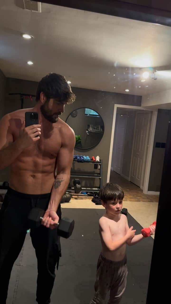 ニック・ベイトマンのインスタグラム：「You can’t lose if you don’t quit lil man.」