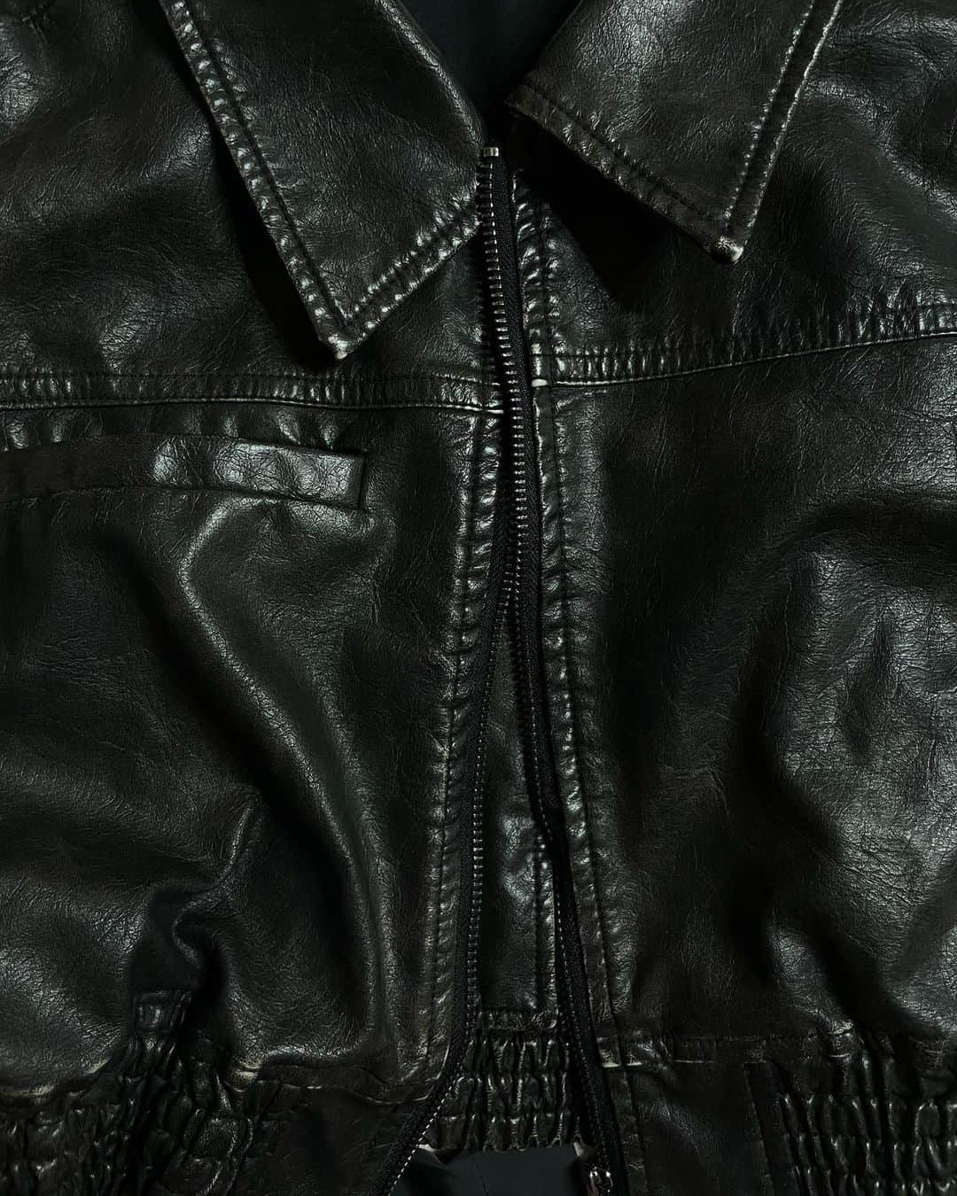 絢さんのインスタグラム写真 - (絢Instagram)「だんだん涼しくなってきて、嬉しい🌒ずっとこの気温でいて leather jacket @meltthelady」9月25日 22時12分 - ____ayagram____
