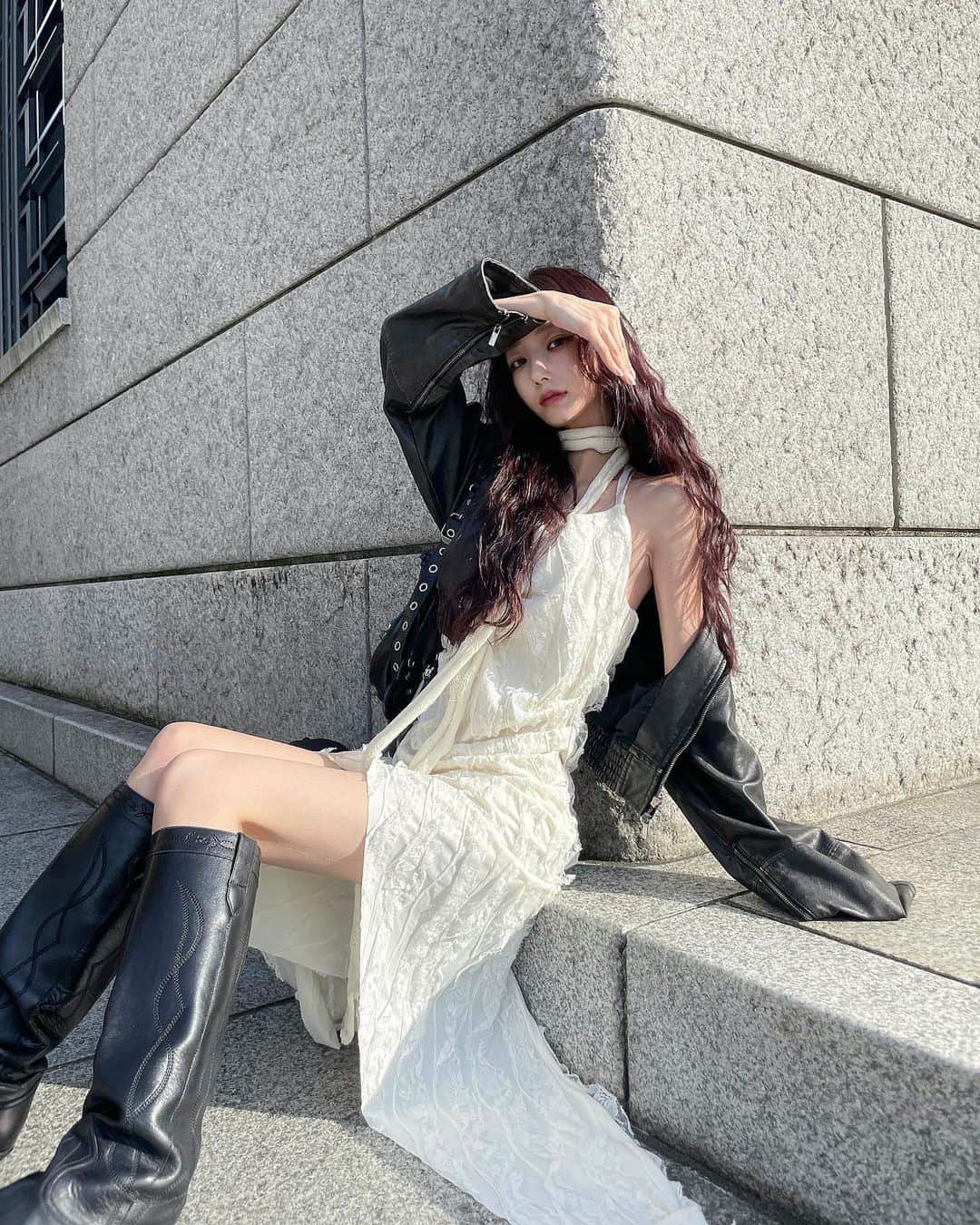 絢さんのインスタグラム写真 - (絢Instagram)「だんだん涼しくなってきて、嬉しい🌒ずっとこの気温でいて leather jacket @meltthelady」9月25日 22時12分 - ____ayagram____