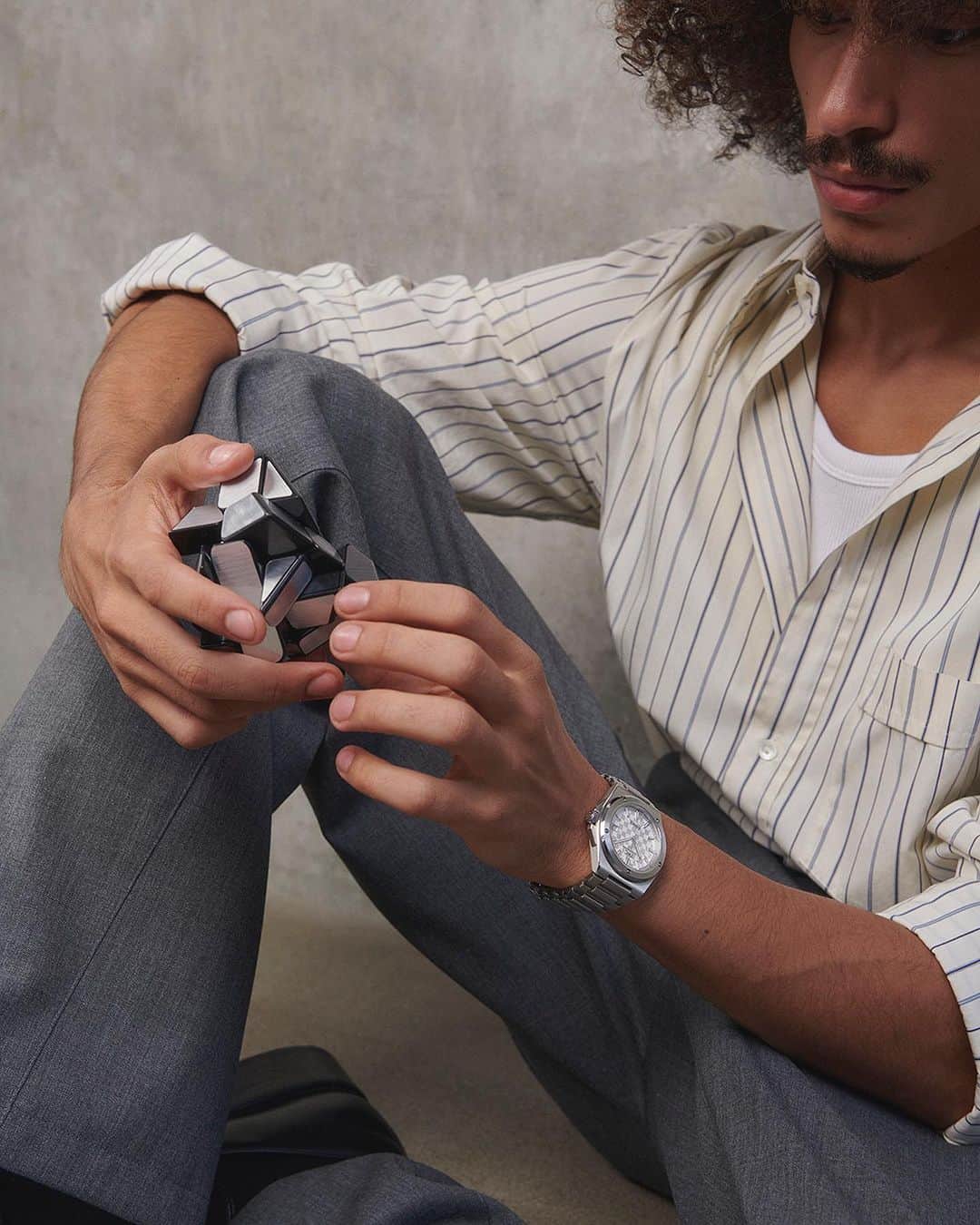 IWCのインスタグラム：「The Ingenieur Automatic 40 is the best of both worlds, blending heritage with futuristic design all in one sleek timepiece.  Hit the link in bio for a closer look.  📸: @highsnobiety  ✍: Dolapo Ladiende   #IWCingenieur」