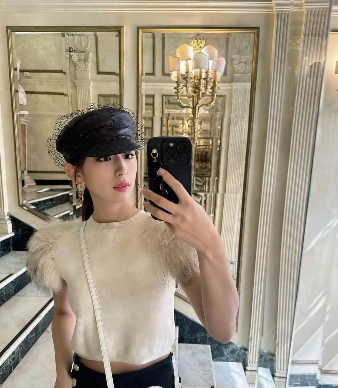 木下春奈のインスタグラム：「Selfie🤳🤳  #selfie#roma#italy#🇮🇹#🤳」