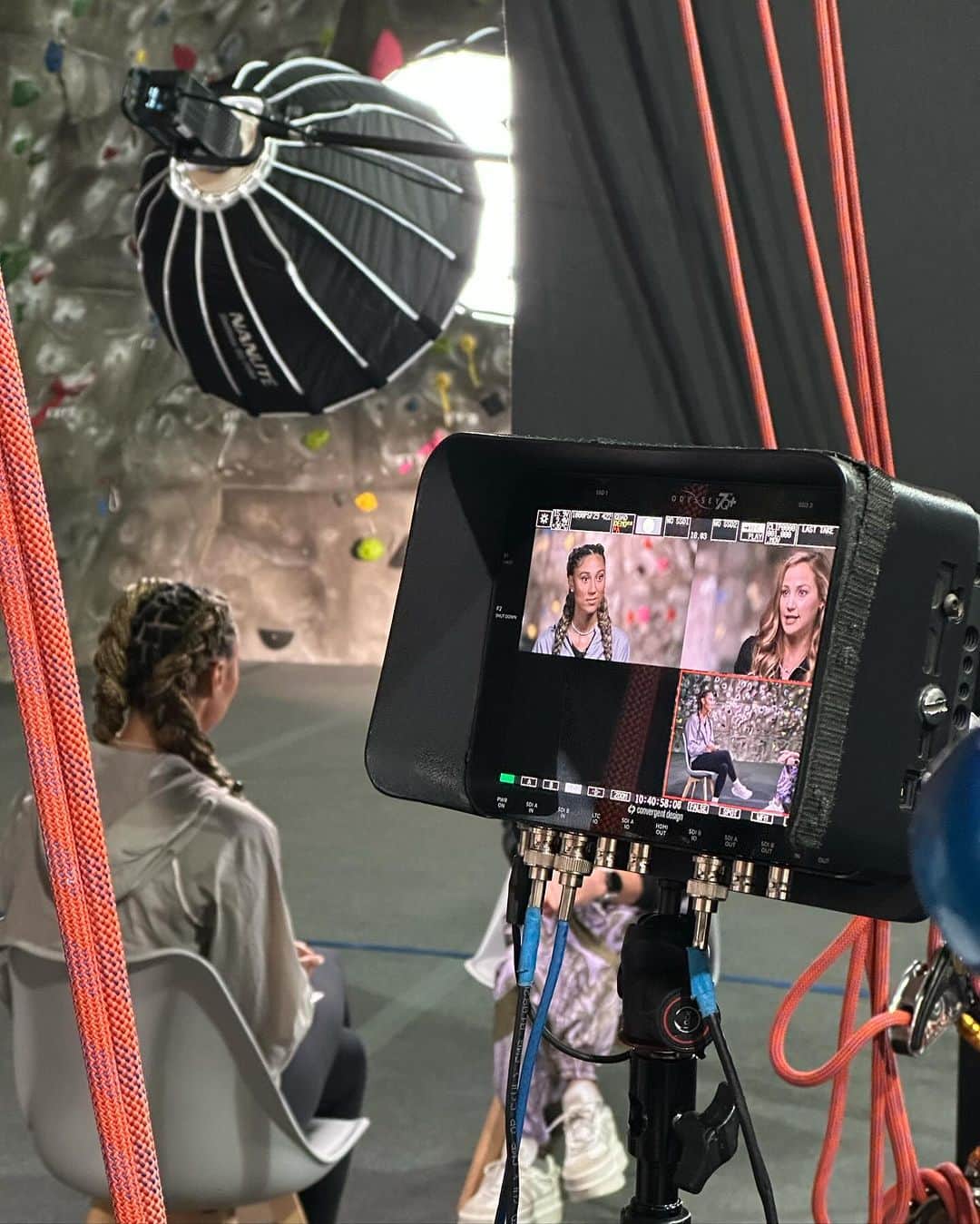 サッシャ・ディギーリアンさんのインスタグラム写真 - (サッシャ・ディギーリアンInstagram)「This morning on the @todayshow with @allymisslove ! We sat down to chat about my book TAKE THE LEAD that hits shelves tomorrow — and we roped up for some climbing @chelseapiersnyc ! LIVE at 9am EST! - @adidas @adidaswomen @redbull」9月25日 22時17分 - sashadigiulian
