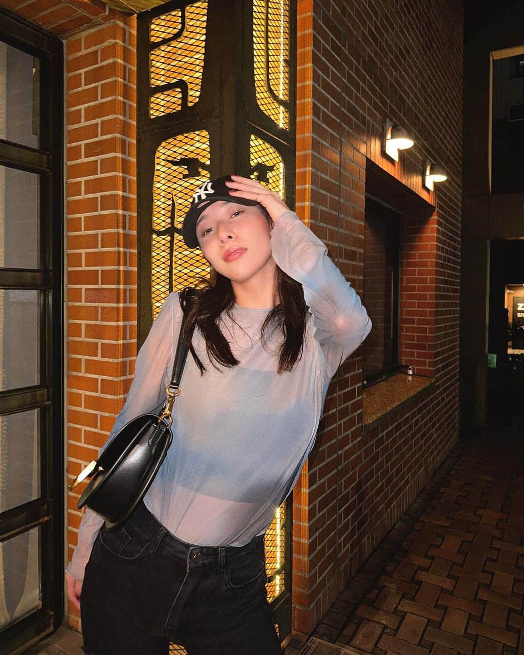 永富仁菜のインスタグラム：「🍂🐿️🤎  いきなり涼しくなってきて 何着ていいかな😐  #cap #newera #charlesandkeith #bag #fyp」