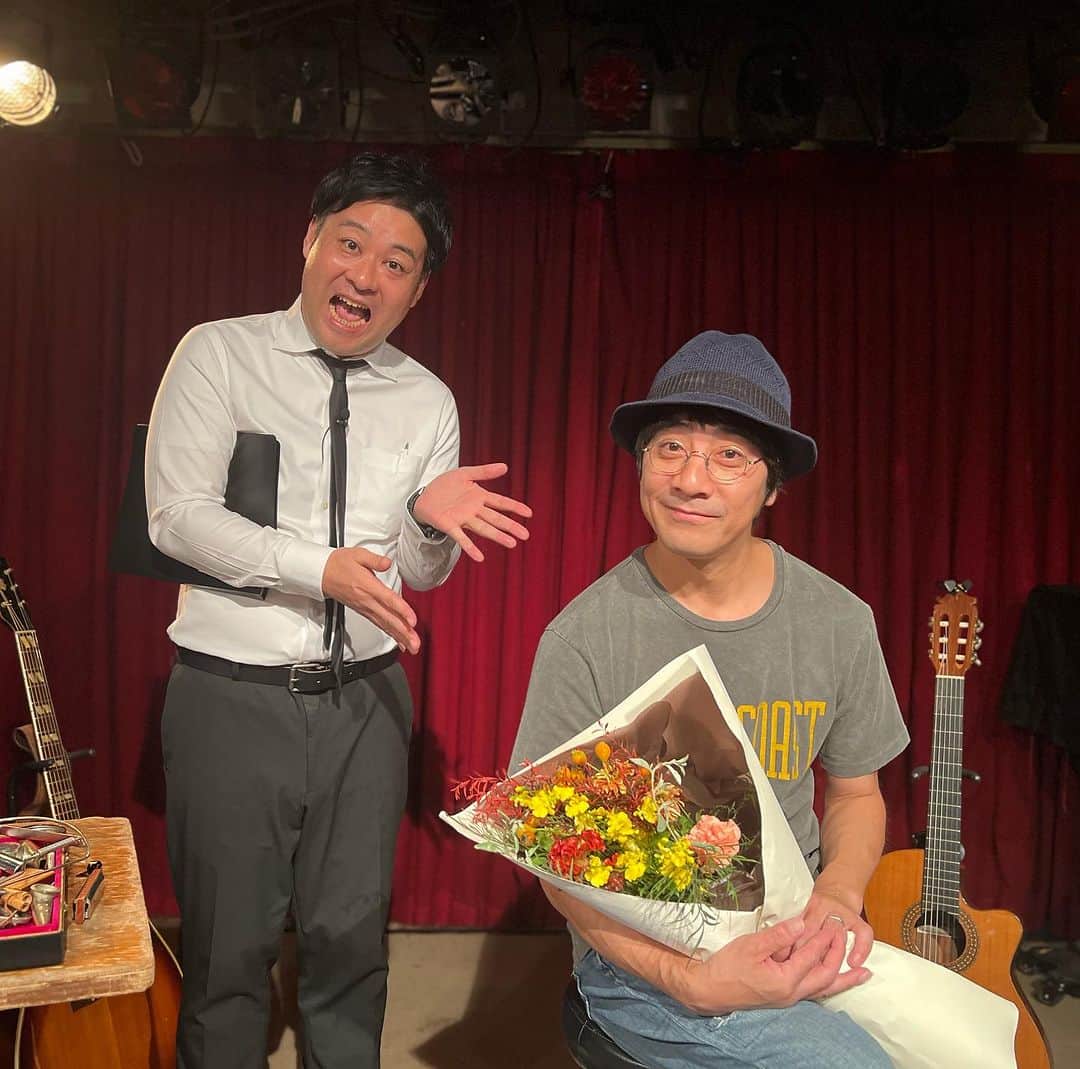 山崎まさよしのインスタグラム：「. #山崎通信 2023ありがとうございました!!! 今年もお楽しみ頂けましたでしょうか？？  デビュー28年を迎えました。 29年目の山崎まさよしも宜しくお願い致します!!!  OKSTでもお待ちしています!!  #山崎まさよし #トミドコロ さん」
