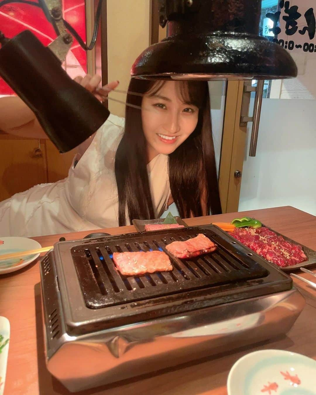 熊谷麻音のインスタグラム：「･ ･ ･ ･ ･ 実家は焼肉屋さんもやっているよ𓌉𓇋 ‎🥩𖤐  ･ 青森駅前にある “焼肉 きんぎょ”です！⋆⸜♡⸝‍⋆ ･ ･ ✅17:00-24:00 (ラストオーダー23:30) ✅日曜日定休 ✅ 青森県青森市古川1-11-1  ✅ 017-718-5155 ･ 青森に来たらぜひ食べに来てね🍴😋 ･  #青森グルメ  #焼肉きんぎょ  #青森市  #青森駅  #青森旅行  #青森観光  #青森市グルメ  #青森ディナー」