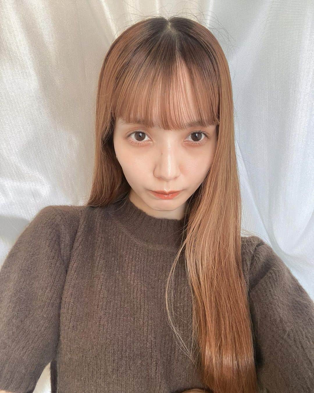 のインスタグラム：「・  ヴィーガンコスメのピュアケアヘアオイル🌱 ダメージケアをしっかりしてくれて 軽めのさらっとした使い心地なのが おすすめポイント！ 香りもめちゃくちゃよかったよ🌙  @no3jp   #ヒュウケアヘアオイル #ヴィーガンコスメ #ヘアオイル #ヘアケア」