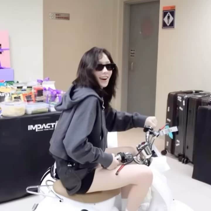 のインスタグラム：「TAEYEON VLOG in BANGKOK 🇹🇭🏍️  @taeyeon_ss  #태연 #TAEYEON」