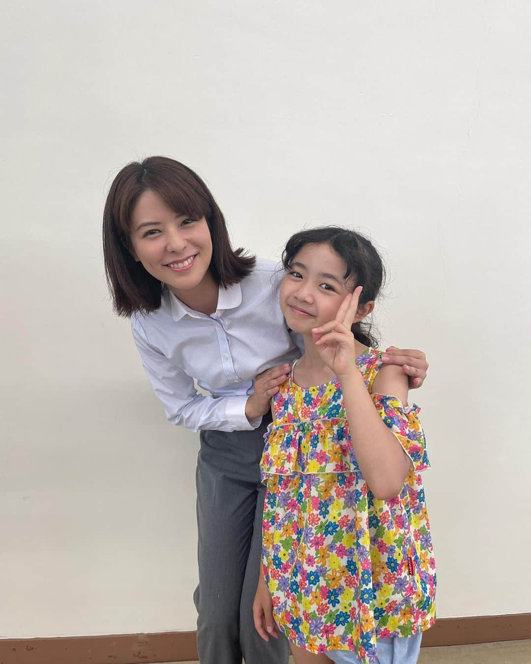 藤井美菜さんのインスタグラム写真 - (藤井美菜Instagram)「. 『駐在刑事SP 2023』、ご覧になっていただき、ありがとうございました👮🏻✨ 今年もあっつい奥多摩で、水根の皆さんとあっつい夏、過ごすことができて幸せでした🌻  日焼けしたよーう🤣🔥  “주재형사special 2023”, 봐주셔서 감사합니다👮🏻✨ 올해도 뜨거운 오쿠타마에서  뜨거운 여름을 지낼수가 있어서 너무 행복했어요🌻  많이 탔어요~🤣🔥  #駐在刑事SP2023 #駐在刑事 #和泉玲香 #テレビ東京」9月25日 22時59分 - fujii_mina_0715