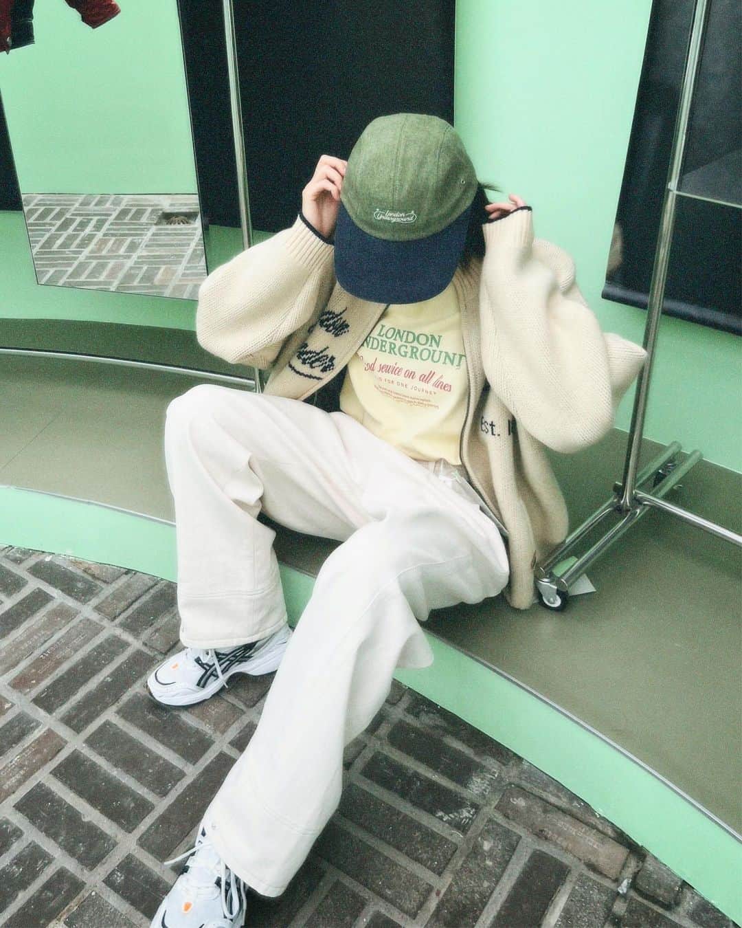 ヘリョン さんのインスタグラム写真 - (ヘリョン Instagram)「@londonunderground.studio 💚」9月25日 23時10分 - haeryung_na_