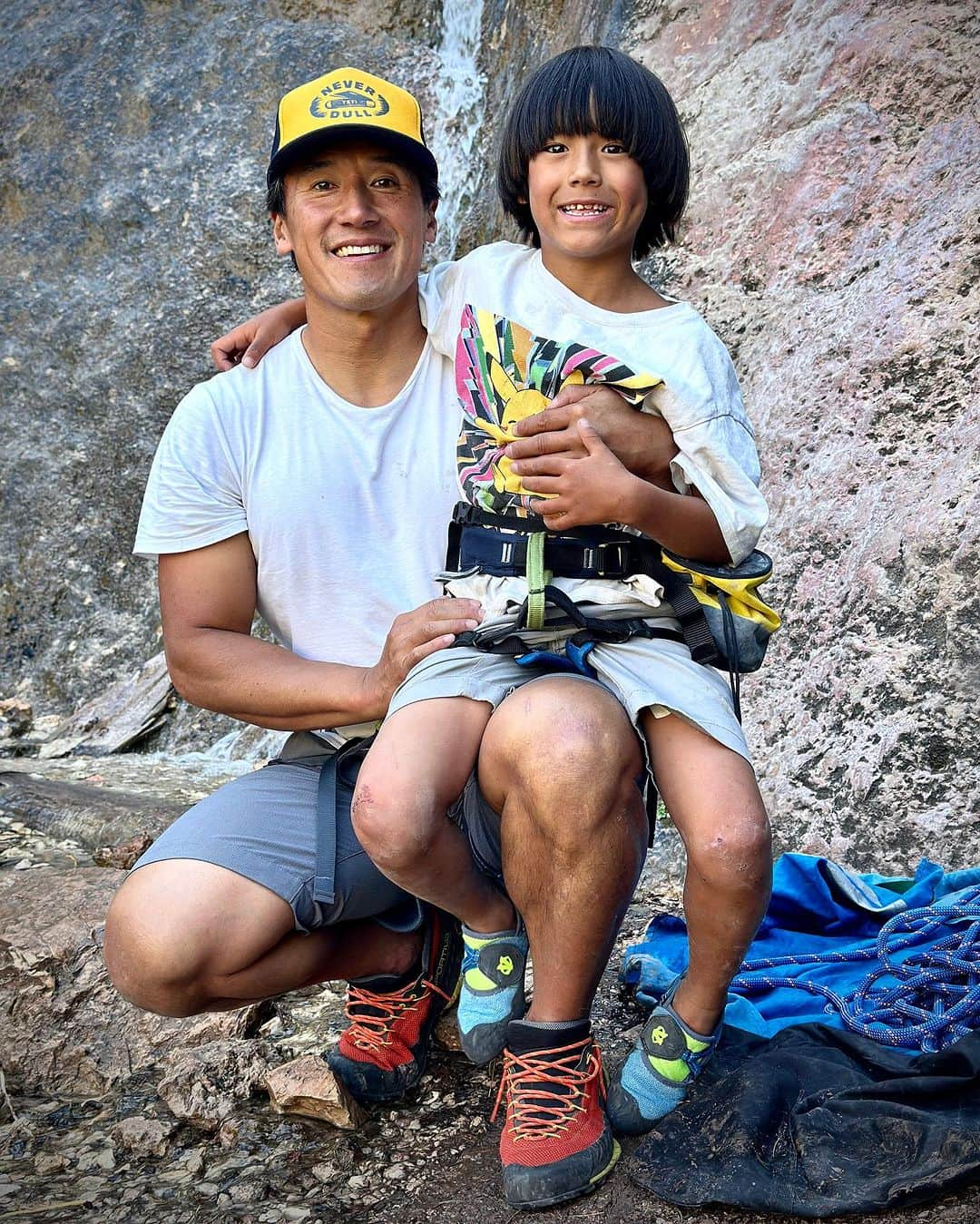 ジミー・チンさんのインスタグラム写真 - (ジミー・チンInstagram)「Livin’ the dream…  I often joke that I started out as a climbing bum living out of my car and have spent most of my adult life trying to get back to being a climbing bum living out of my car. Hoping to instill the joy and appreciation for the open road, climbing trips w friends and knowing how to keep it real.   Nothing makes me happier than seeing the kids being kids, out in nature, totally present and living their best lives.   @chaivasarhelyi」9月25日 23時14分 - jimmychin