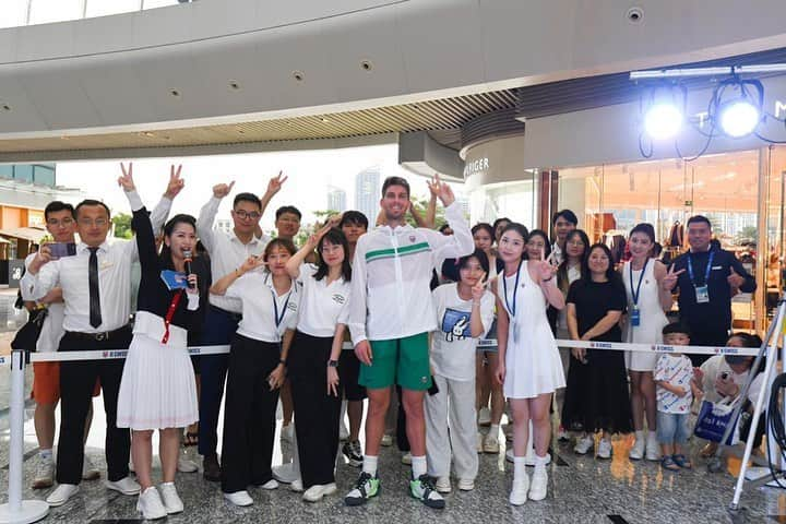 キャメロン・ノリーさんのインスタグラム写真 - (キャメロン・ノリーInstagram)「Great first stop in China, Xièxiè Zhuhai ⚡️🇨🇳✌️」9月25日 23時17分 - norriee