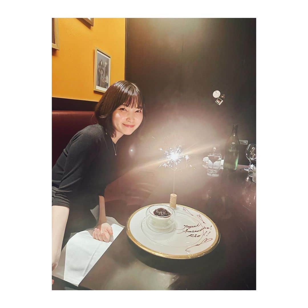 菅野莉央のインスタグラム：「⁡  わーい。 念願の30歳になれました🦋 ⁡ いつも支えて下さってる方たちにお祝いして頂いて、感謝で、もっとがんばるぞーっと思った夜でした。 ⁡ i turned 30 💟」
