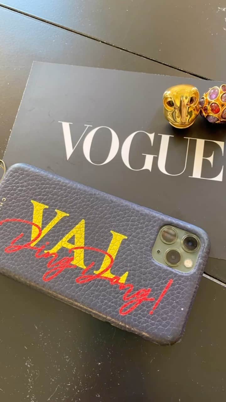ValGarlandのインスタグラム：「Monday Musings…..   @voguemagazine ⚡️⚡️⚡️ #mondaymood #muses #valgarland #dingdong」