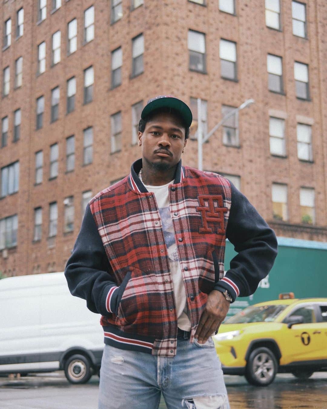 のインスタグラム：「@stefondiggs wearing our beloved Tartan bomber. #TommyTartan」