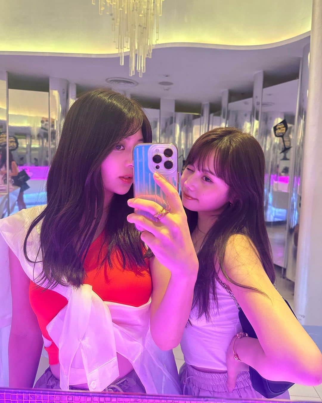 蒼木るいのインスタグラム：「🧡💘  セントラルワールドでお買い物🇹🇭  #タイ旅行 #タイ #セントラルワールド #バンコク #バンコク旅行 #shein購入品 #shein」