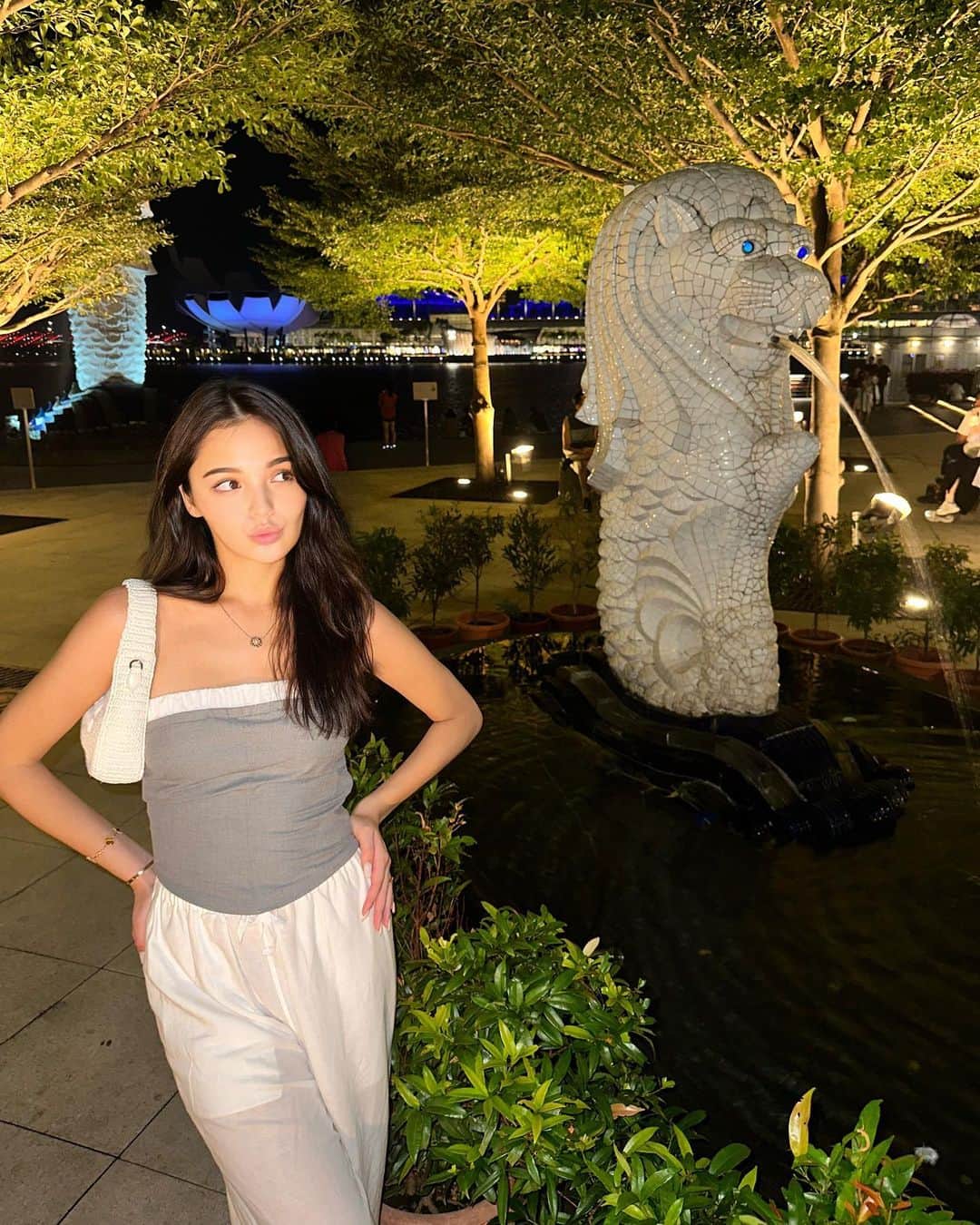 太陽奈さんのインスタグラム写真 - (太陽奈Instagram)「初代マーライオンと後ろにはみんなのマーライオン」9月26日 0時03分 - _taiyona