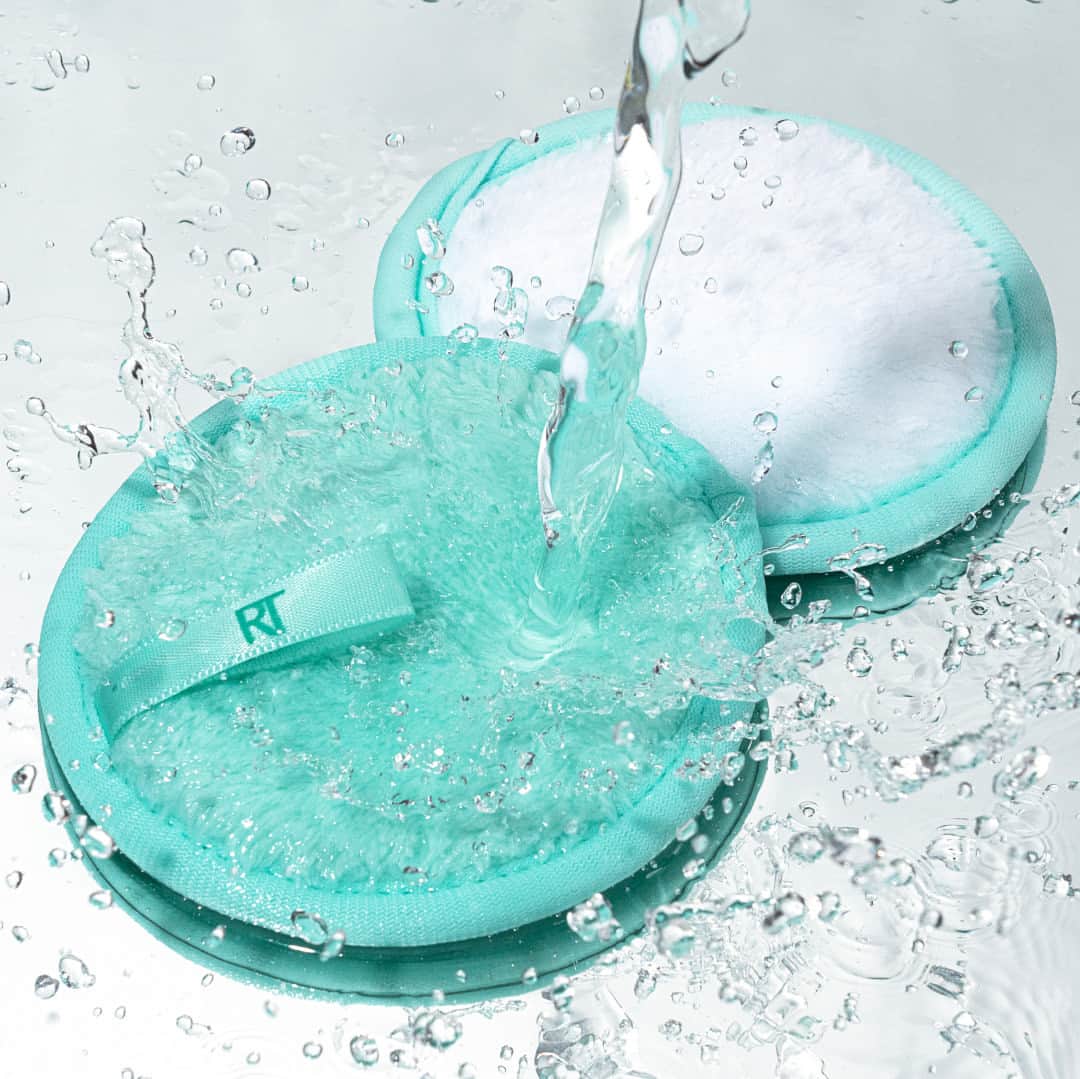 Real Techniquesさんのインスタグラム写真 - (Real TechniquesInstagram)「Flawless makeup starts with healthy skin.   Real Clean is designed for makeup lovers who want to give their skin the best treatment day or night 🙌  Shop now at @walmart!」9月26日 0時00分 - realtechniques
