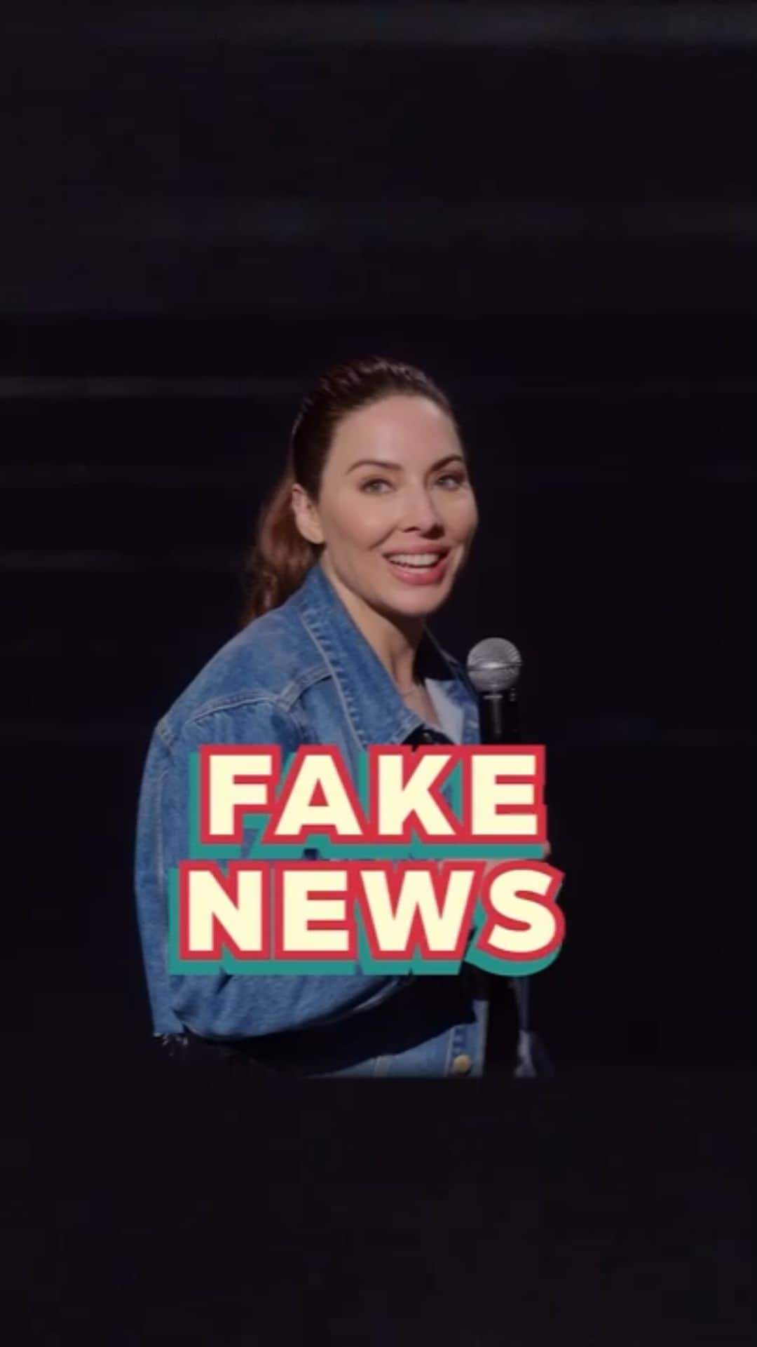 ウィットニー・カミングスのインスタグラム：「What lies did your parents tell you as a kid?」