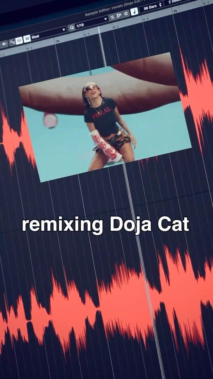 シン・コールのインスタグラム：「Remixing Doja Cat! 😈 Wanna hear full remix?  #dojacat #paintthetownred #remix #techhouse #dancemusic #housemusic #dj #youtube #reels #reelinstagram #scarlet #djs #musicproducer」