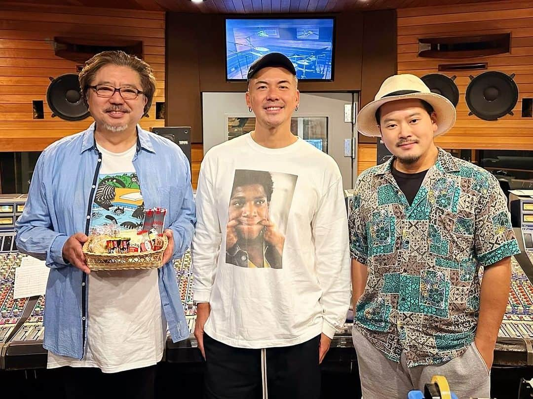 柿崎洋一郎のインスタグラム：「数日前の白根のドラムレコーディングの時 山崎くんも早かったけど 白根はもっと早かった！！ そして今日はストリングス三曲 阿部美緒 丸山明子 梶谷裕子 大沼深雪 ソフトソウルストリングス ストリングスアレンジ楽しい！！」