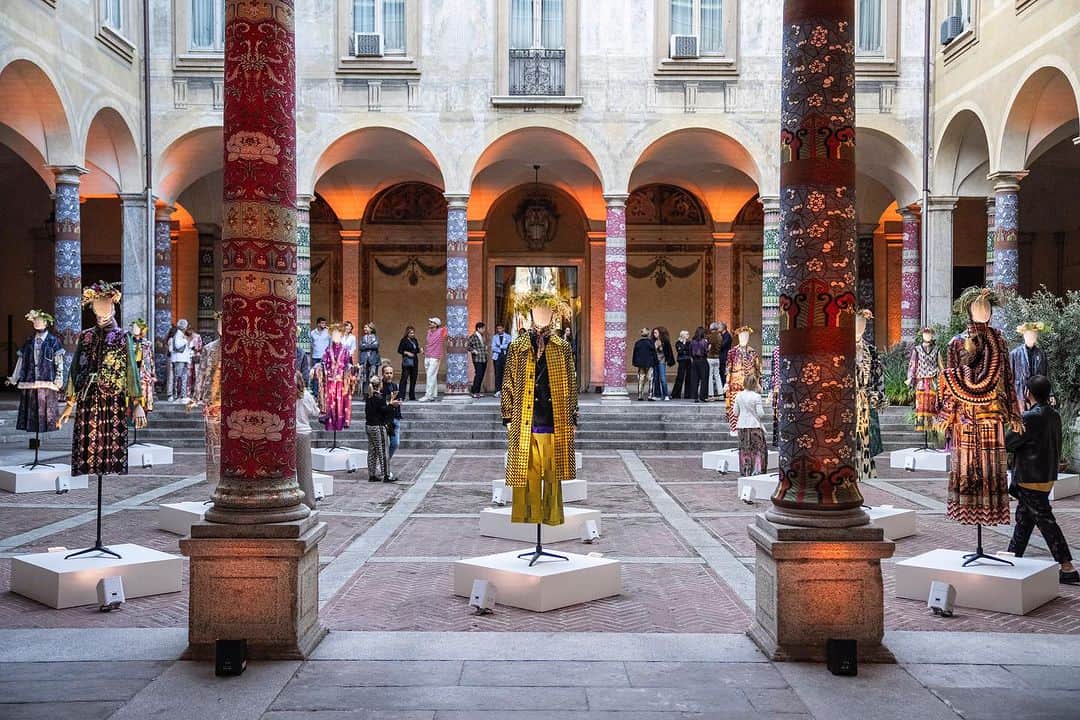 Pierre-Louis Masciaさんのインスタグラム写真 - (Pierre-Louis MasciaInstagram)「A special thank you to all the guests we had the pleasure of welcoming yesterday in Milan inside Palazzo Isimbardi at the presentation of our Spring Summer 2024 collection, Voyage Autour De Mon Jardin. Thanks to everyone who made this day unforgettable @achillepinto @eplusestudio @cvcommunications @pascalelandot @showroompoint @showroom_ioime @klauser_ @apropostudionyc @e_noi_ @bonacina1889 @northsix」9月26日 0時10分 - pierrelouismascia