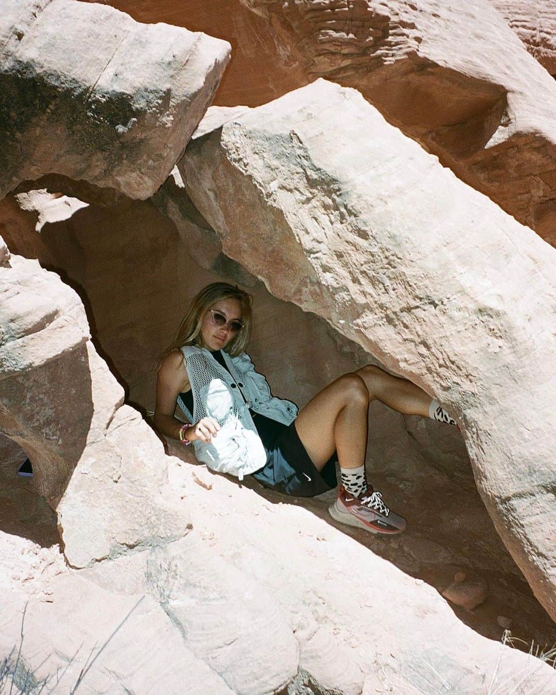 Nike Sportswearさんのインスタグラム写真 - (Nike SportswearInstagram)「Grab your girlfriends and go exploring.   This crew of female adventure-seekers gathered in the deserts of the Southwest to scramble, scout and shimmy (dancing is def encouraged) across the terrain of the Valley of Fire and Bryce Canyon.   With a well-packed vest, some good-traction footwear, and a “more miles, more smiles” mindset — you’re bound to discover an enticing #ACGAdventure.」9月26日 0時30分 - nikesportswear