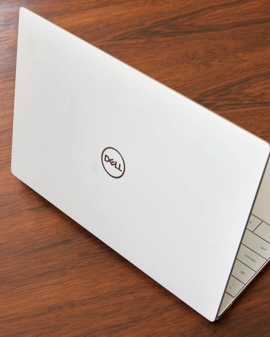 インテルさんのインスタグラム写真 - (インテルInstagram)「Less is more with the sleek and sophisticated XPS 13 Plus #IntelEvo」9月26日 0時33分 - intel