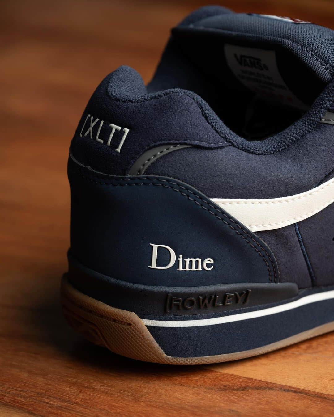 のインスタグラム：「Dime x @vansskate 🌐 12pm CET Sept 29th Paris Pop Up, 1PM EST September 30th dimemtl.com and 11am EST @dimestoremtl. Available October 5th at select @vansskate retailers worldwide.」