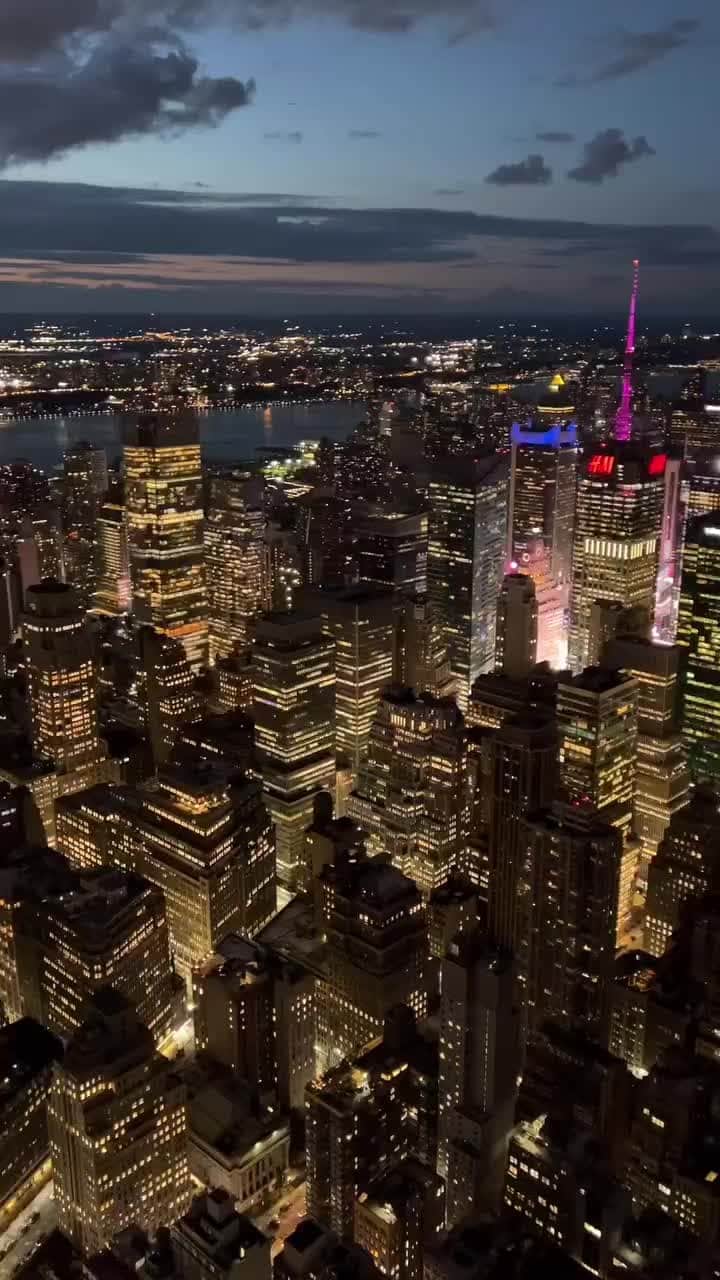 Empire State Buildingのインスタグラム：「I will always be there for you.    📷: @gjieparadise」