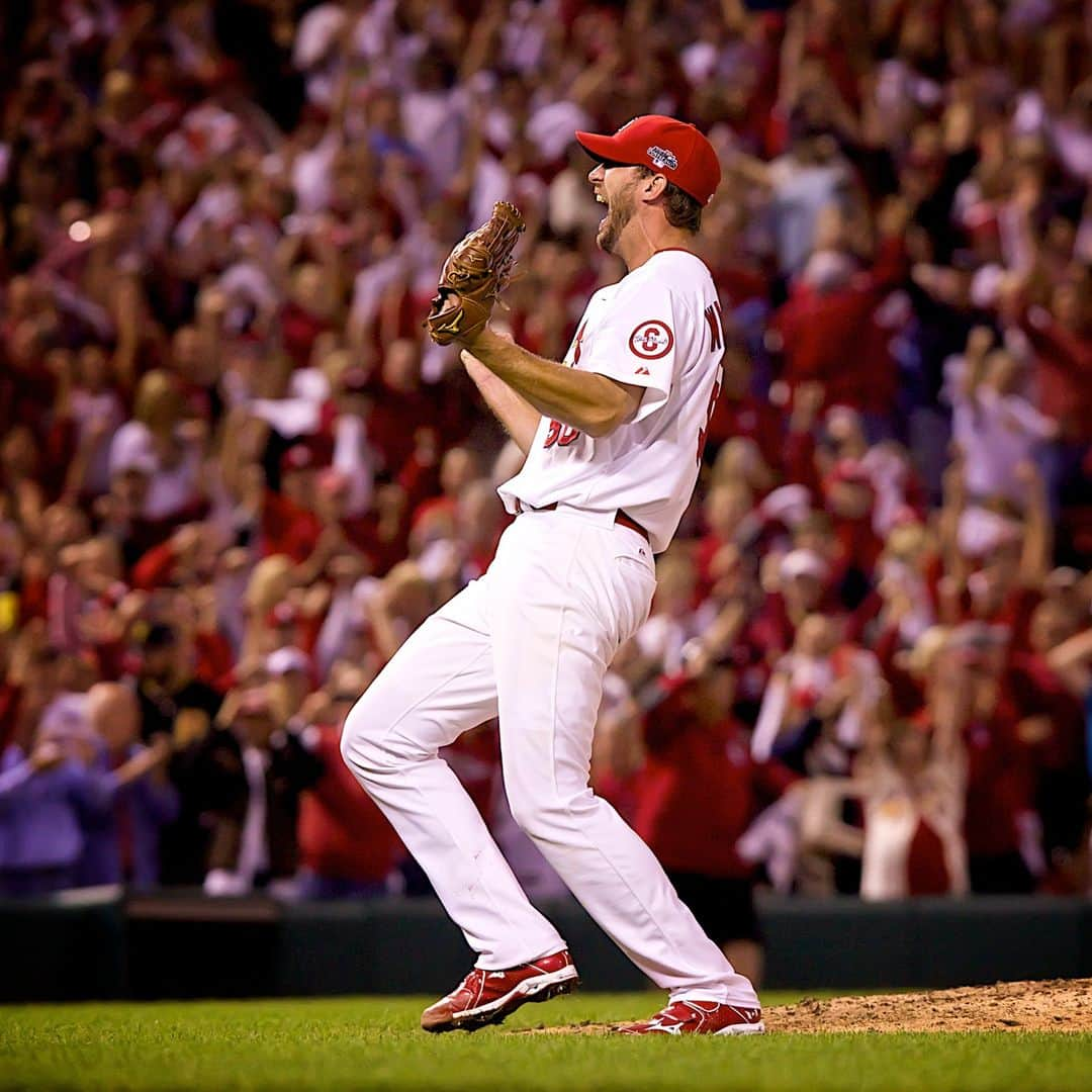 セントルイス・カージナルスさんのインスタグラム写真 - (セントルイス・カージナルスInstagram)「We're counting down our top five favorite moments from Adam Wainwright's legendary career!  #5: With the 2013 NLDS on the line, Waino goes the distance in Game 5.  #STLCards x @communityamerica_credit_union」9月26日 1時18分 - cardinals