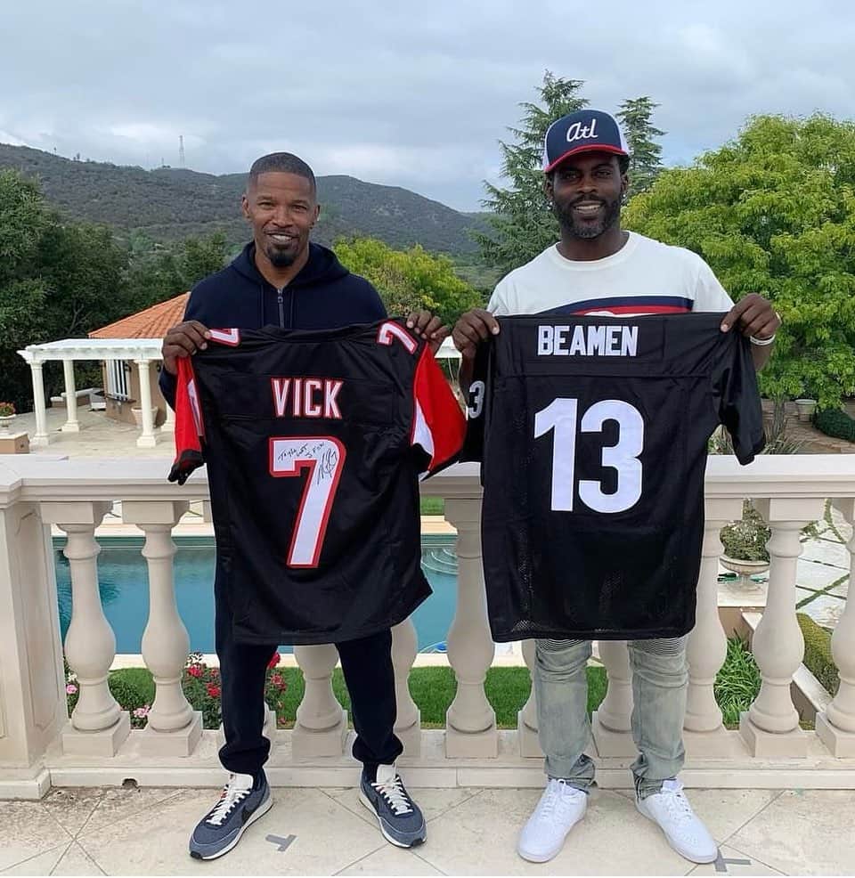 マイケル・ヴィックのインスタグラム：「QB to QB LOVE….. @iamjamiefoxx 🙏🏿💯」