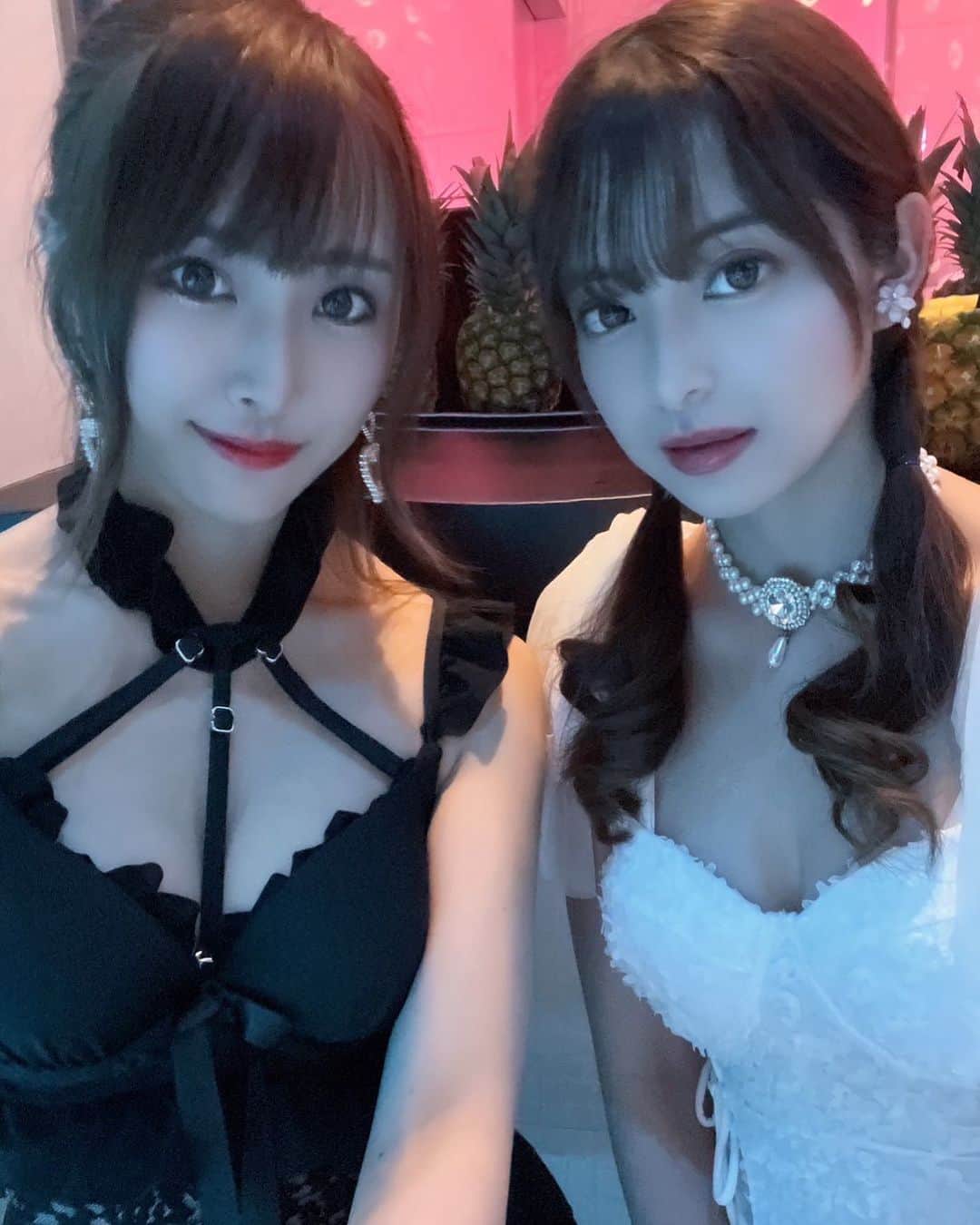 桜もこのインスタグラム：「🤍🖤  #インスタグラビア#instalove #follow #グラビア #扎心了 #like #tokyo #ootd #style #photo #sexybody #love #instagravure #맞팔 #tagsforlikes  #东京 #model #Japanesegirl #photooftheday #tbt #igers #instadaily #lookgoodfeelgood」