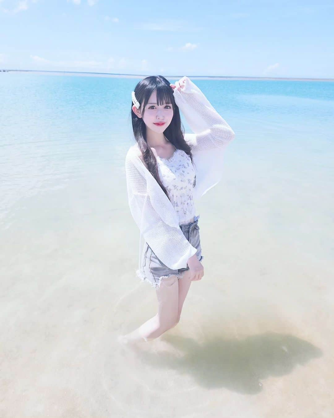 大月美雨のインスタグラム：「海綺麗だったなあ(灬ºωº灬)♡#アイドル #larad #idola #jepang #idolo #fdiminuto #bonita #偶像 #可岌 #萌 #iapaneseidol #japanesegirl #地下アイドル #美男美女と繋がりたい#自撮り #自撮り女子 #自撮り界限＃自発ください#いいね返し #太もも #ふともも #アイドル #idol # メイド #meido #セルカ#meidocafe#iapaneseidol #apanesegirl #followme #141 #隠しきれないヲタク #沖縄」