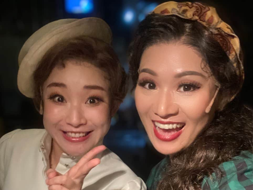 塚本直さんのインスタグラム写真 - (塚本直Instagram)「#ragtime  #ラグタイム 東京公演は残り6公演。  最近はNew Musicの”彼のリズム、コード、メロディーだけじゃない何かで、愛とは何か教えられた”って歌詞が大好きです。 人の価値観が変化していく瞬間に音楽が軸にあるのもなんか嬉しい。  📸Ensemble ladies📸 Powerful,Smart,Sweet and Beautiful🫶 何よりみんな自分の仕事を確実にこなすし、 それ以上のモノを持ってくる職人！！ かっこいいなぁ。。。  #井上真由子  #Sarry #中嶋紗希  #原田真絢  #般若愛実  #藤咲みどり  #水野貴以  #lovethemsomuch  #途中から画質違いすぎる笑 #男性とはいつ撮れるかなぁ🤔」9月26日 11時30分 - naotsukamoto