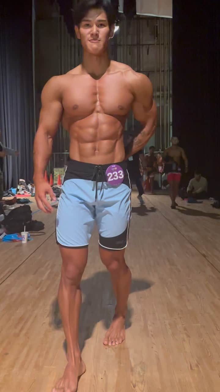 真子心太朗のインスタグラム：「Best of Boardshorts! 自分はどんなイメージを魅せたいのか、ボードショーツでその人の雰囲気も見え方も変わるからボードショーツ選び大事🌴 身体の厚みが欲しい.. ・ ・ ・ #mensphysique #fitnessmotivation #training」