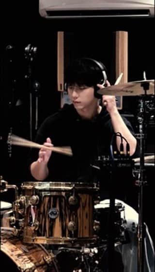 JYPエンターテインメントのインスタグラム：「Xdinary Heroes  <Livelock>  🔐Track Video 2. Break the Brake  ALBUM RELEASE🔻 2023.10.11 6PM (KST) 🏎 TITLE ”Break the Brake“  #XdinaryHeroes #엑스디너리히어로즈 #Livelock #Break_the_Brake #WE_ARE_ALL_HEROES #JYP」