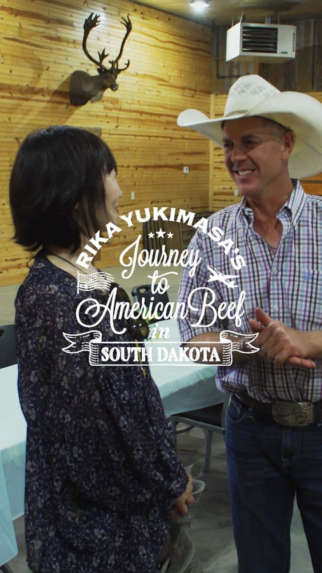 American beef&porkのインスタグラム：「『Rika Yukimasa's Journey to American Beef in South Dakota』  行正り香さんとアメリカンビーフを巡るサウスダコタの旅🇺🇸  サウスダコタにあるミラーアンガス牧場にやってきました！ 牛にとってストレスがなく、のびのびと育つ環境は大切ですね🐮  #americanmeatjapan #usmef #americanmeat #americanbeef #アメリカンビーフ #アメリカンミート #牛肉料理 #肉 #肉料理 #肉好きな人と繋がりたい #行正り香 #アメリカンビーフを巡る旅 #アメリカ #サウスダコタ #レストラン #アメリカ旅 #アメリカ旅行 #southdakotabeef  @americanmeatjapan」